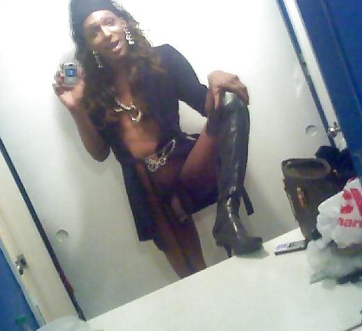 25P BLACK HOOD TRANNY THAT WANT TO CUM IN YOUR MOUTH