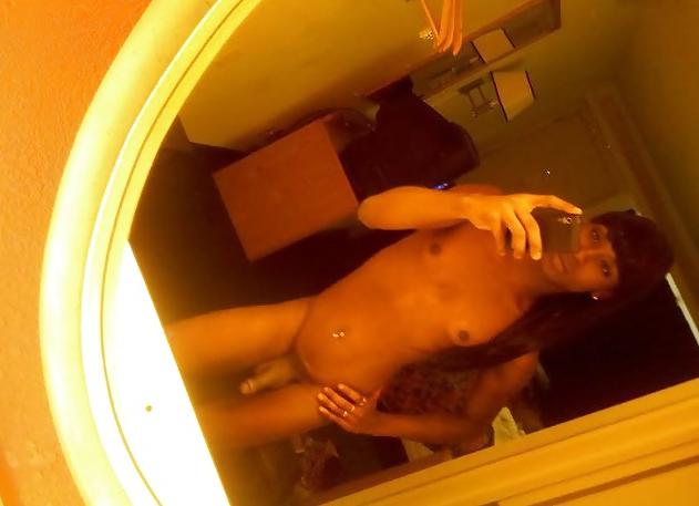 25P BLACK HOOD TRANNY THAT WANT TO CUM IN YOUR MOUTH