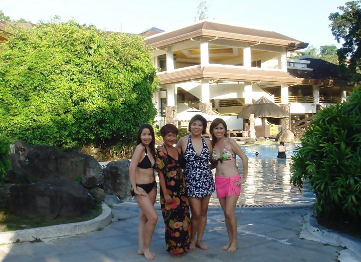 25P Filipina MILF swim party 2