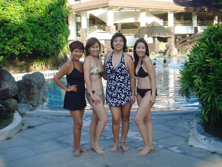 25P Filipina MILF swim party 2