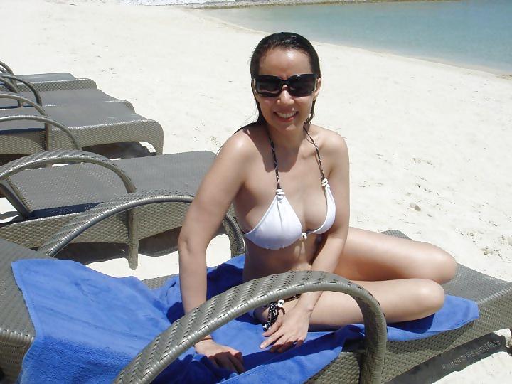 25P Filipina MILF swim party 2
