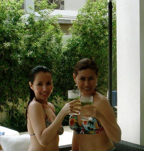 25P Filipina MILF swim party 2