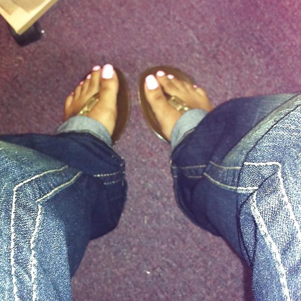 25P Black chicks with long toenails