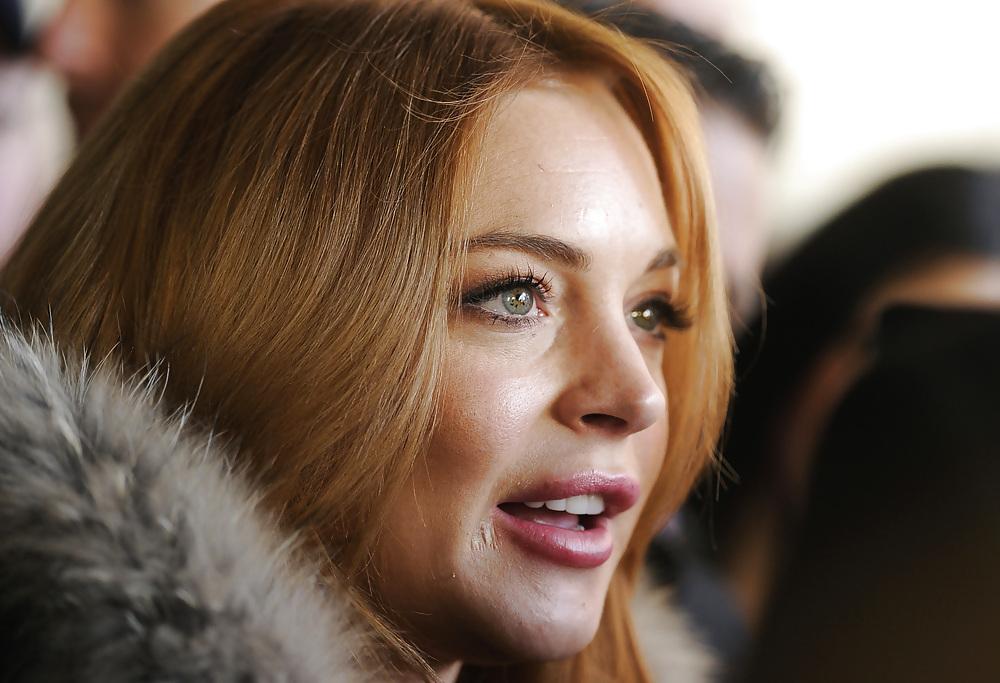 11P Lindsay Lohan ... Talks In Park City