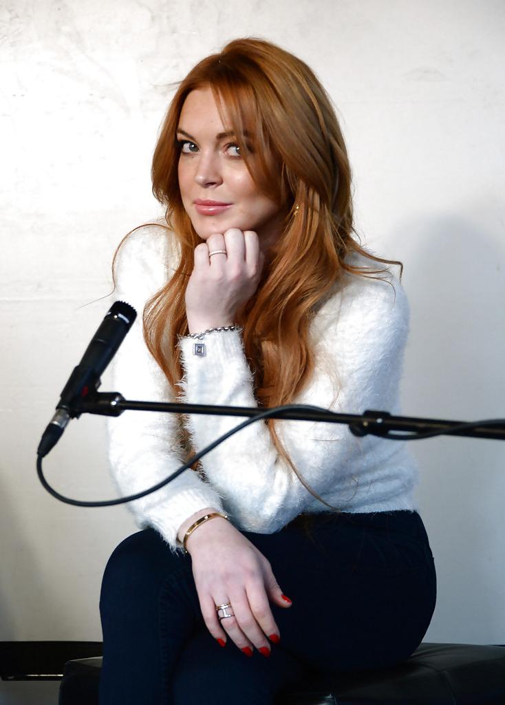 11P Lindsay Lohan ... Talks In Park City