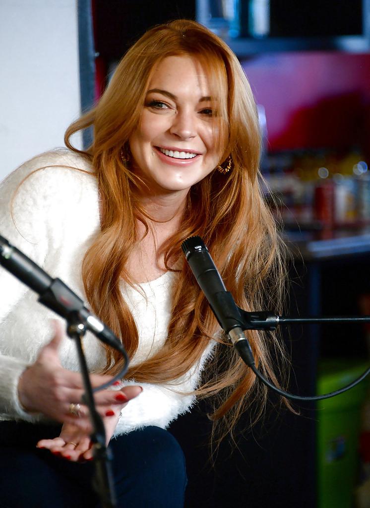 11P Lindsay Lohan ... Talks In Park City