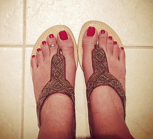 4P My Pretty Toes For Foot Lovers