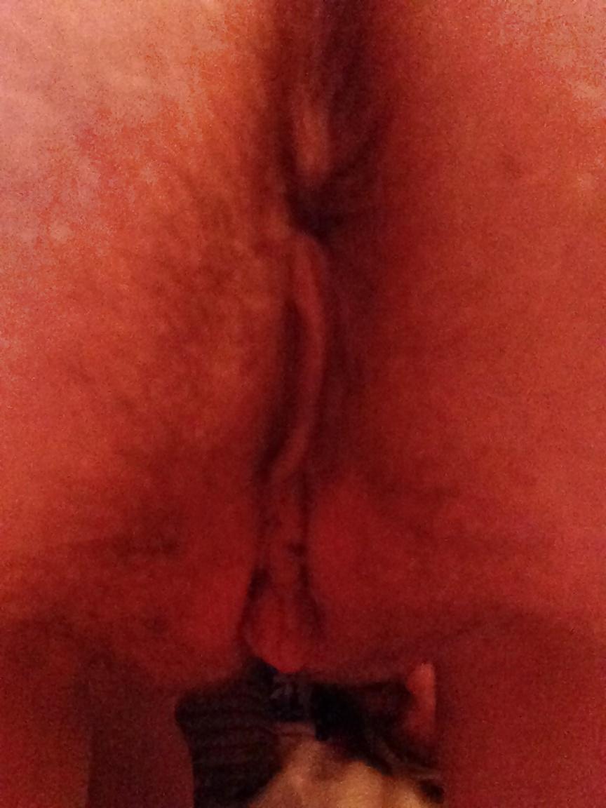8P Loves showing her cunt and asshole