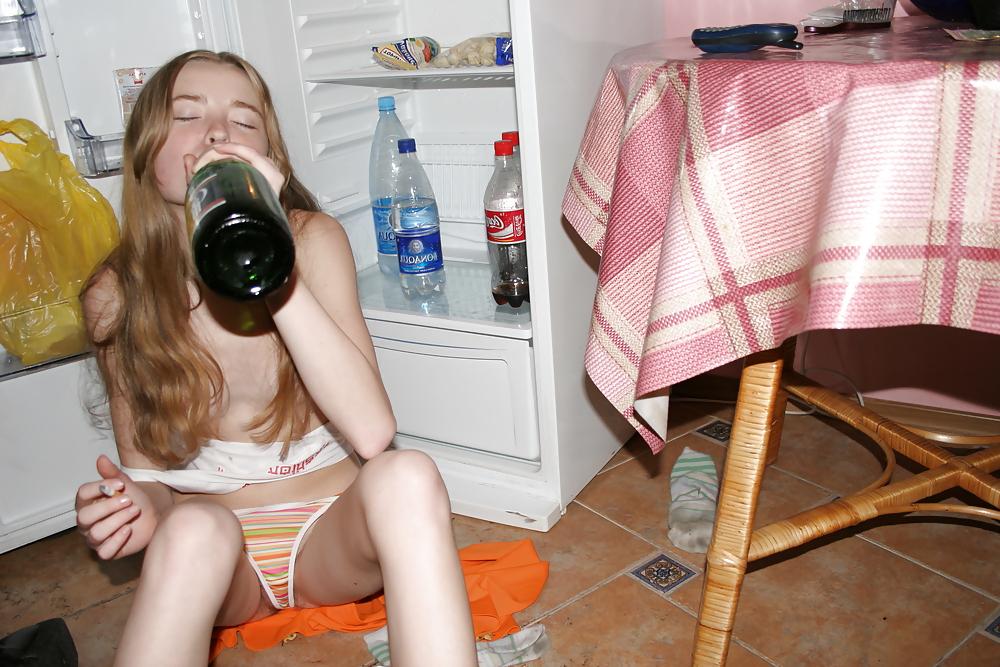 25P Ema Teen - wild in the kitchen