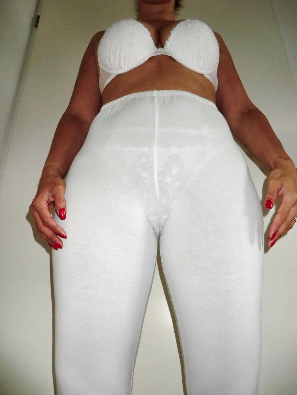 4P Alysha 's Cameltoe