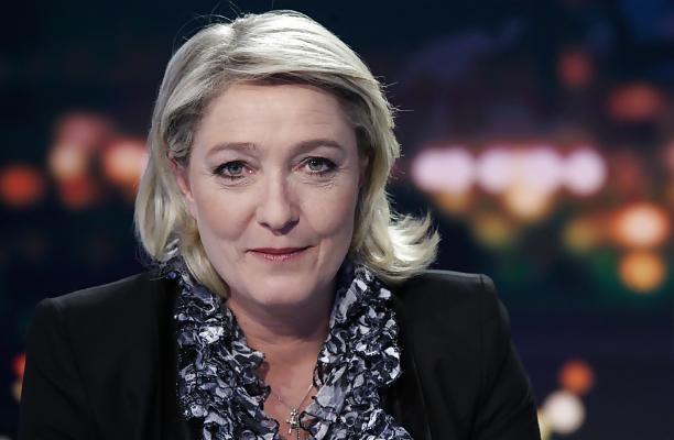 25P Would love to jerk off at the feet of Marine Le Pen
