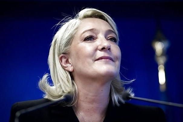 25P Would love to jerk off at the feet of Marine Le Pen