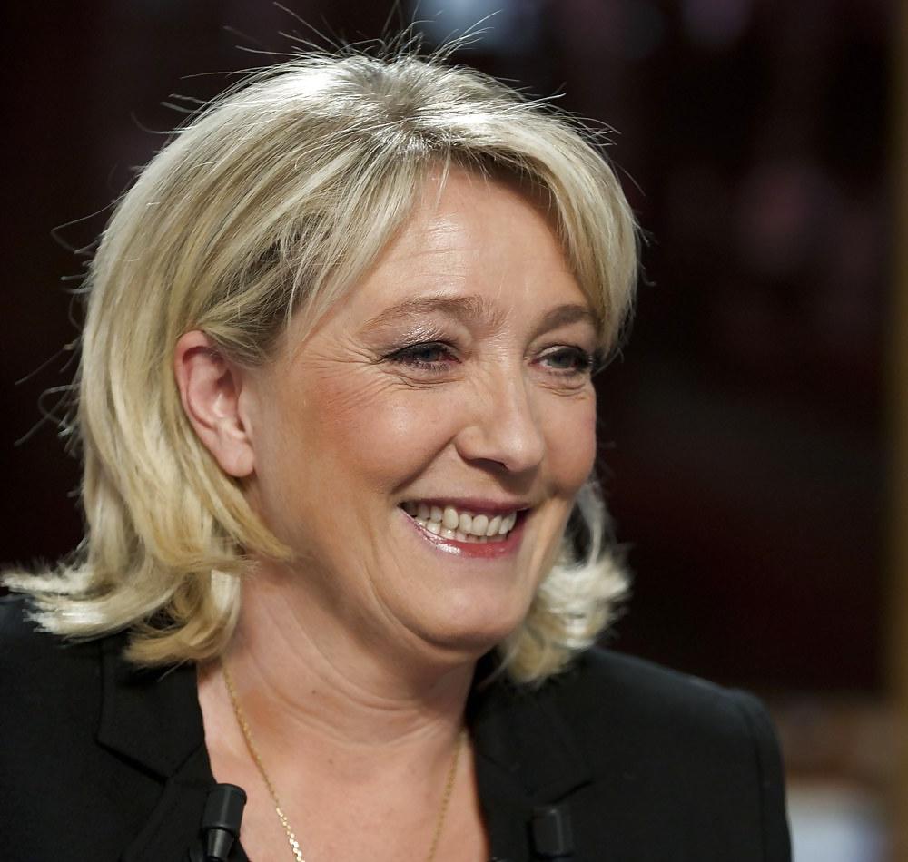 25P Would love to jerk off at the feet of Marine Le Pen