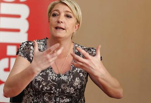 25P Would love to jerk off at the feet of Marine Le Pen