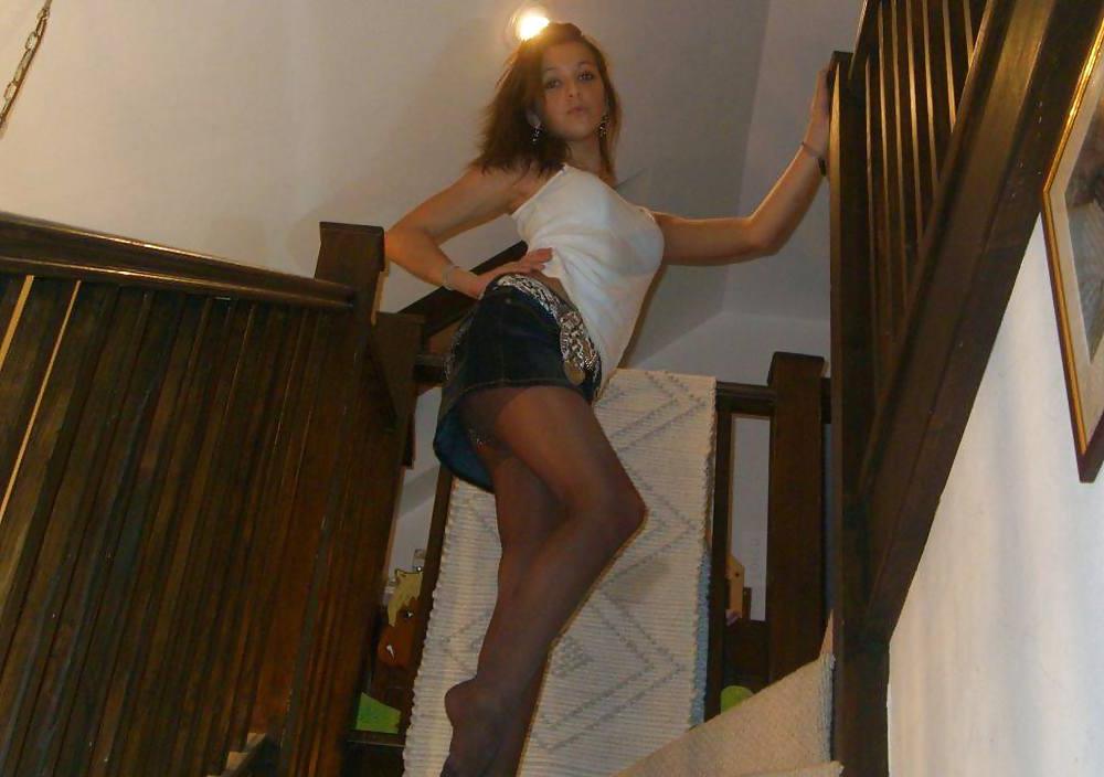 22P Samantha and her Friends..Teens in Pantyhose