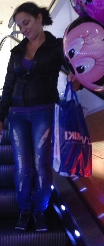 14P Spy shopping old + young romanian