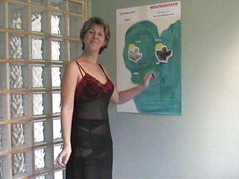 19P The lovely Sara picture album.