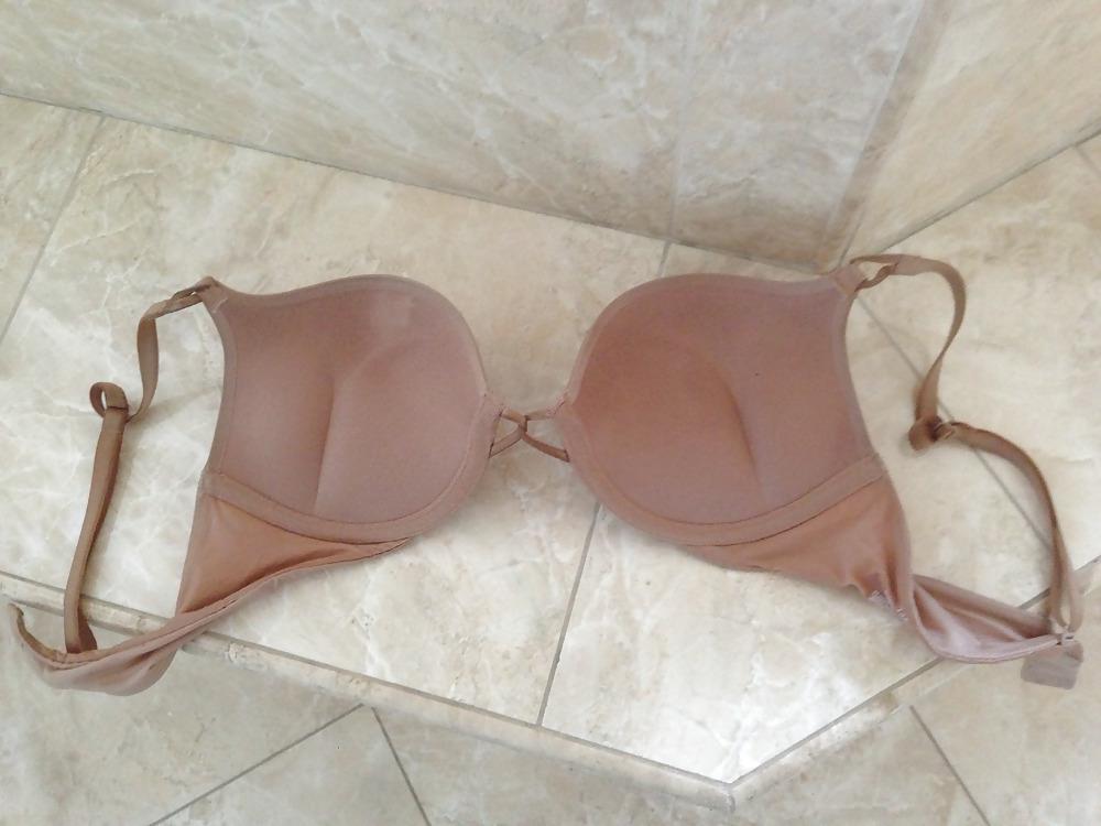 4P My cousin's Victoria's Secret Bombshell Bras!