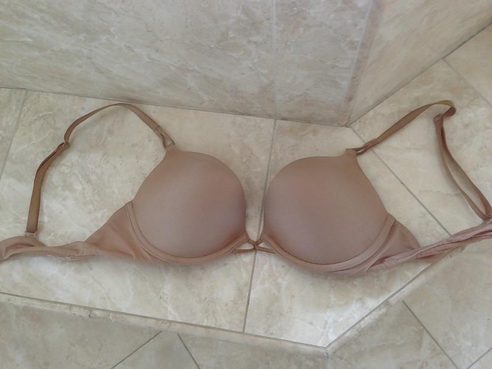 4P My cousin's Victoria's Secret Bombshell Bras!