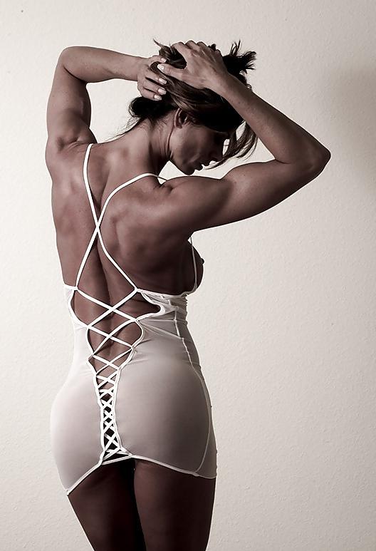 25P Nude Female Bodybuilders 10