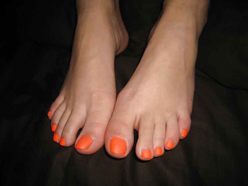 12P Milf very nice orange nails