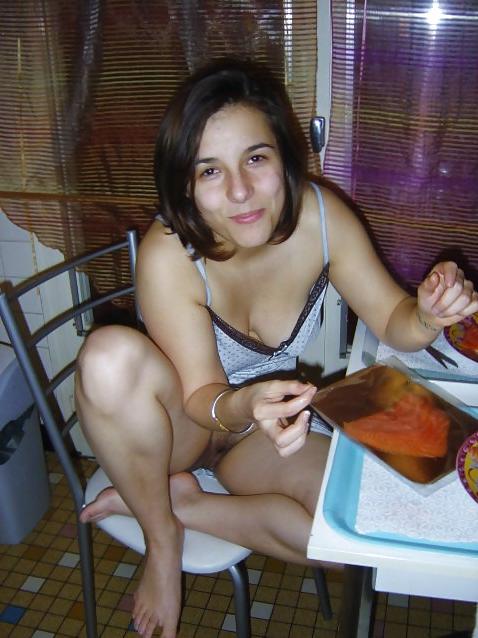 6P No panties at home...