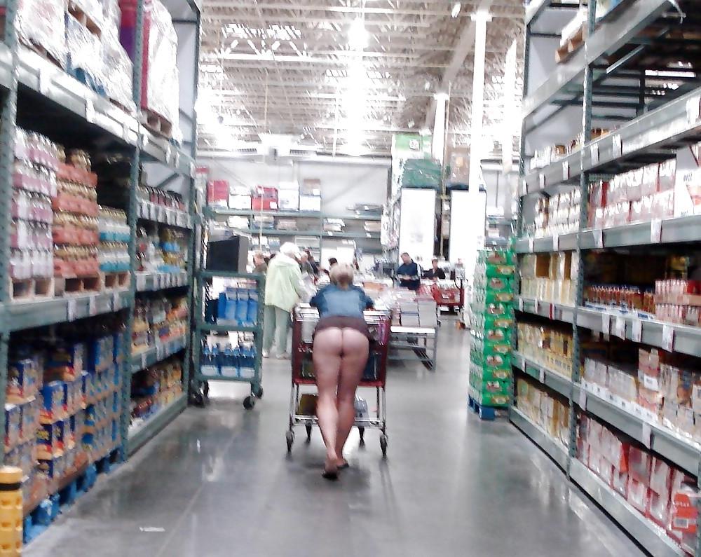 25P Upskirt At The Store