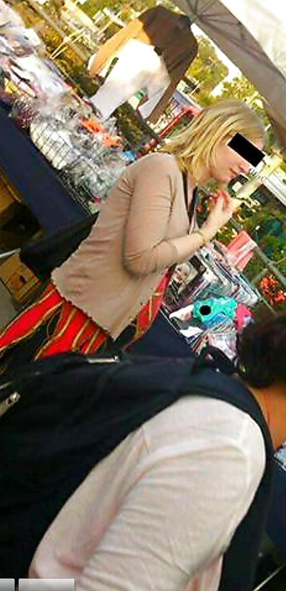 7P Pregnant voyeur in paris