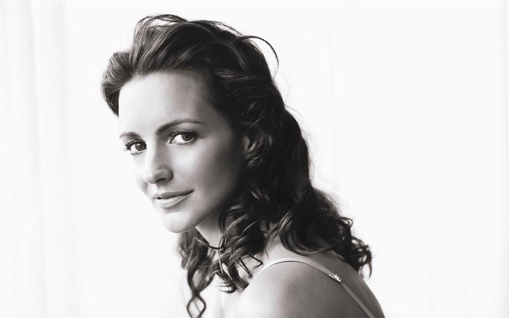 12P XES  SEX IN THE CITY BOMBSHELL KRISTIN DAVIS IN B&W