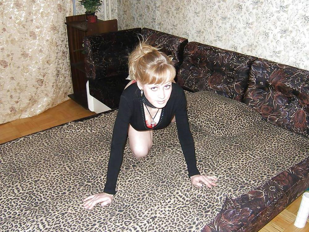 25P Nice Russian Wife Pose at Home