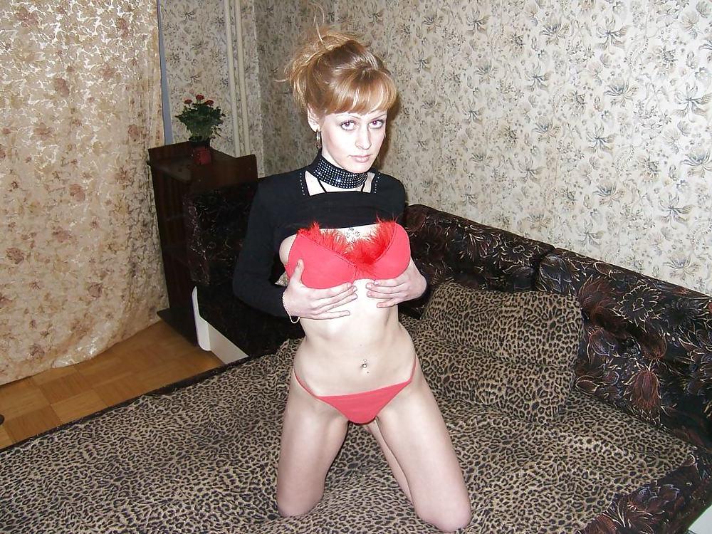 25P Nice Russian Wife Pose at Home