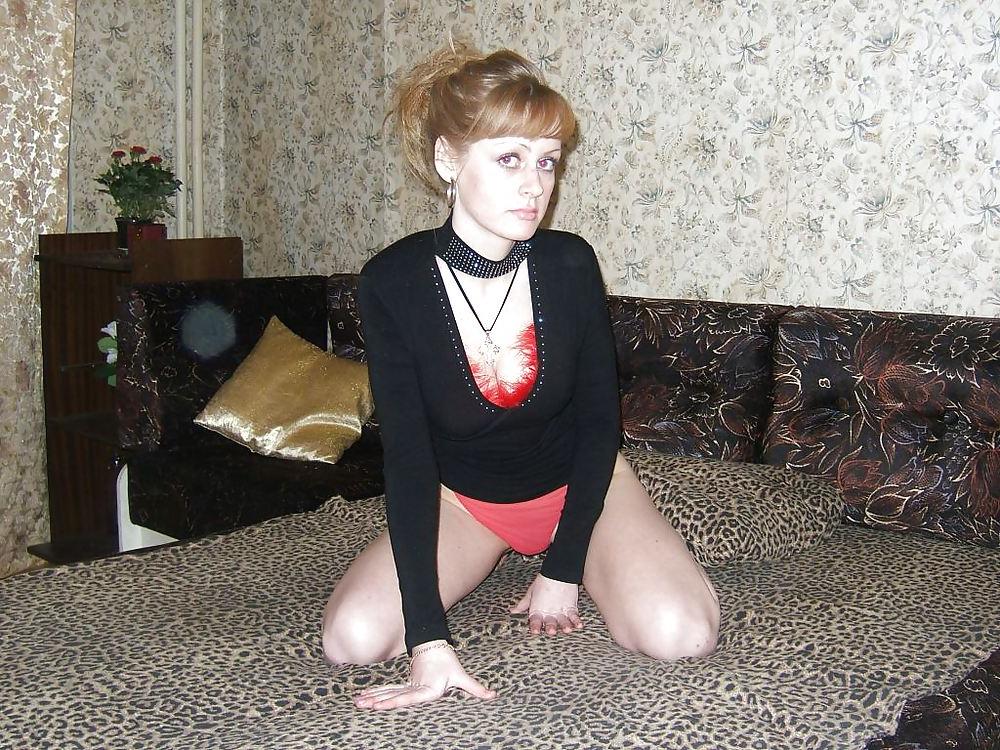 25P Nice Russian Wife Pose at Home