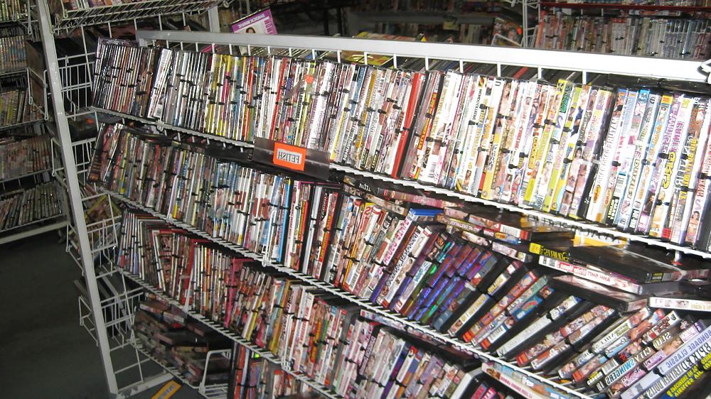 25P PUBLIC SLUTS: Adult Theaters, Bookstores, Dogging