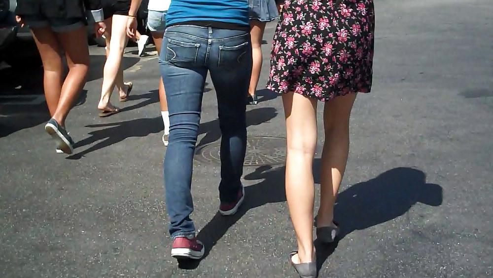 25P Following behind her nice butt & ass in jeans