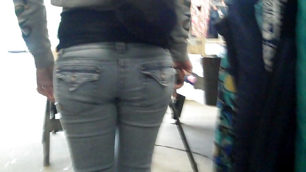 25P Following behind her nice butt & ass in jeans