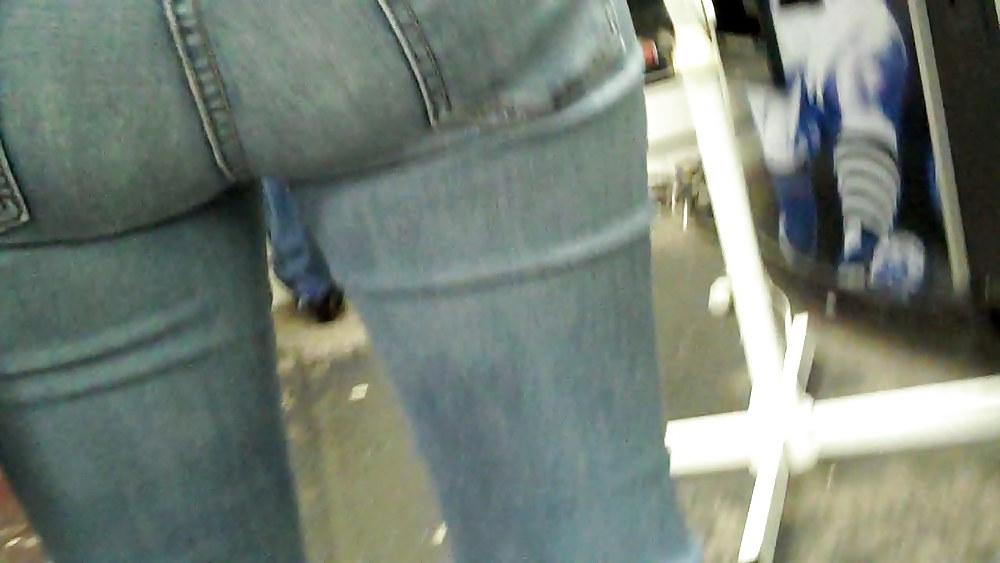 25P Love to look at ass & Butt in jeans pics