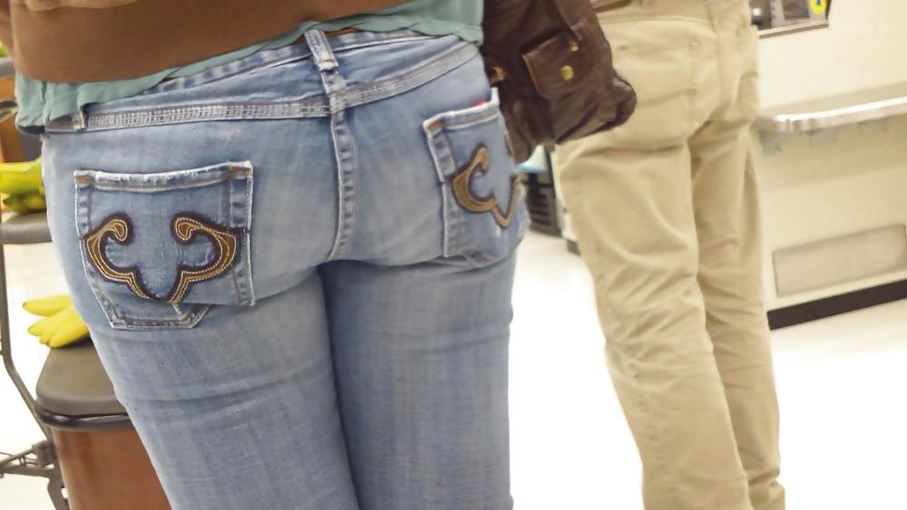 25P Teen girls butts & ass in public hidden cam 