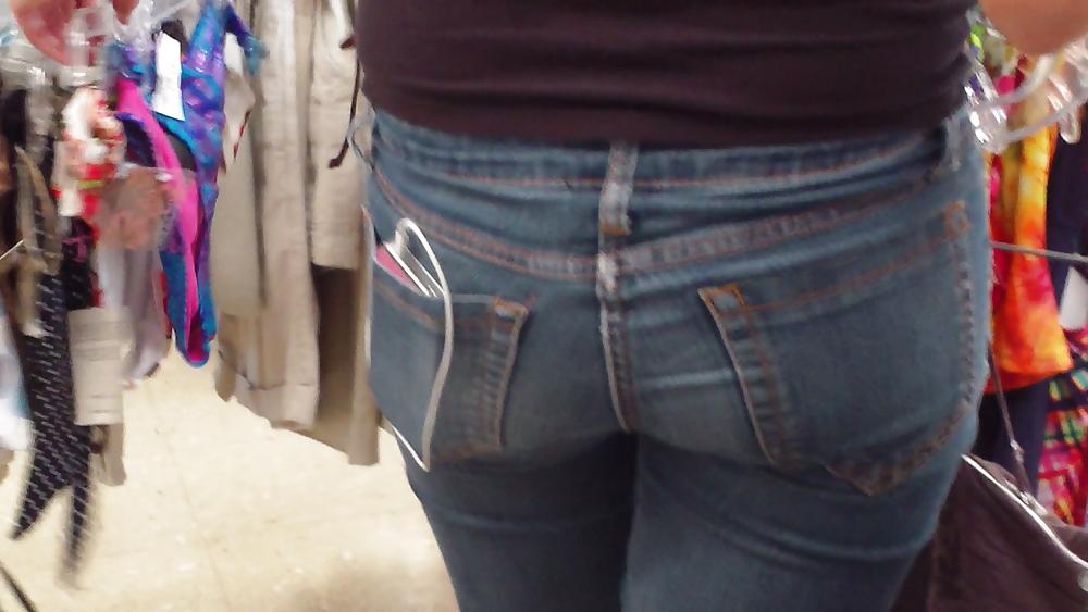 25P Teen girls butts & ass in public hidden cam 