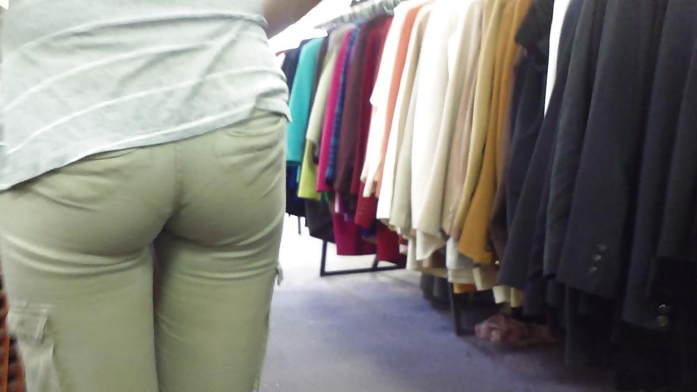 25P Teen girls butts & ass in public hidden cam 