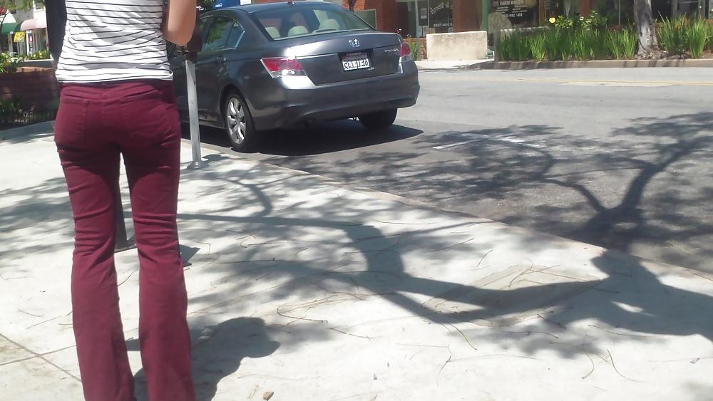 25P Teen girls butts & ass in public hidden cam 
