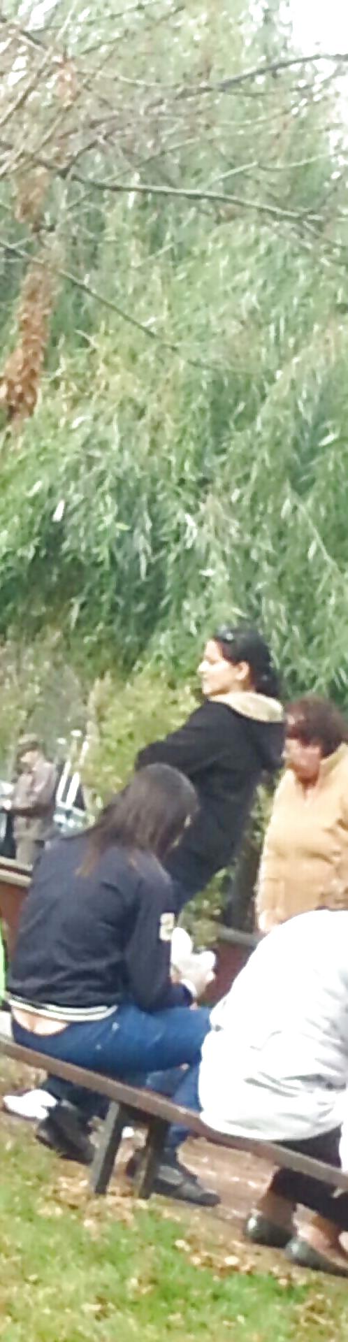 13P Upskirt ass girl in parck romanian