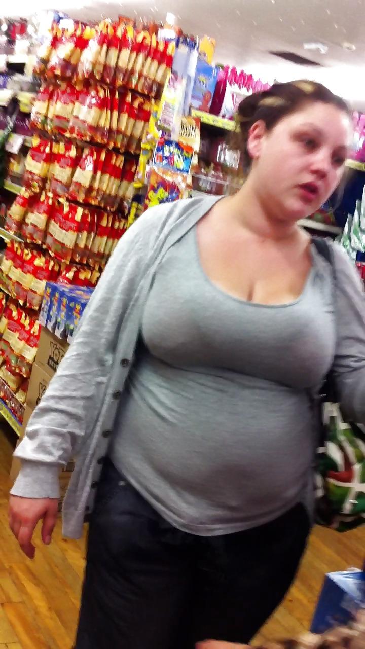 8P Busty Candid BBW's