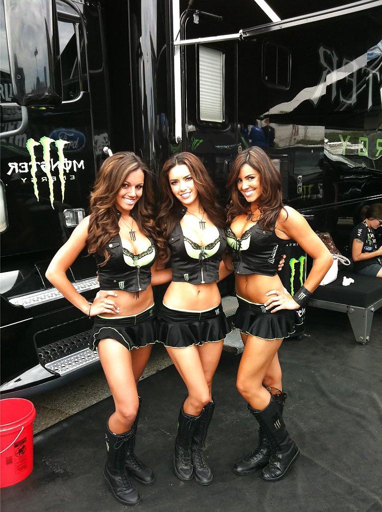 25P Monster Energy Bitches