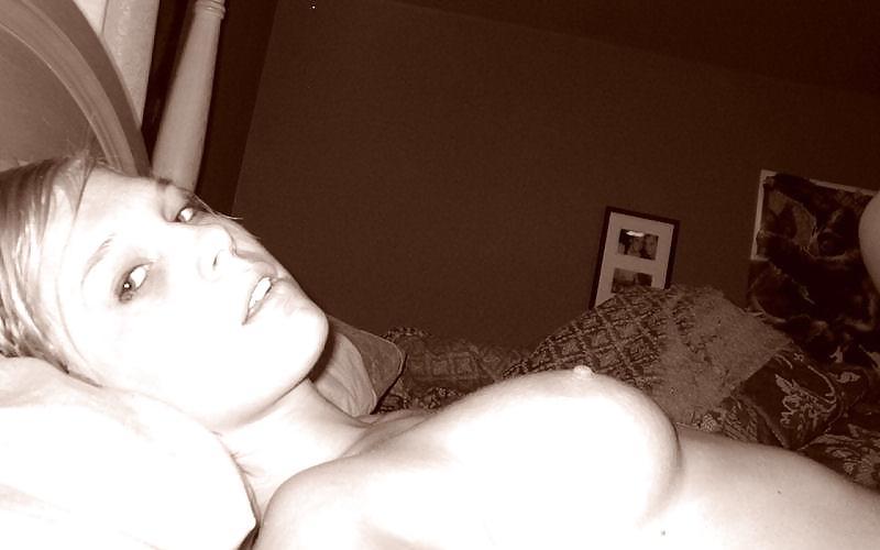 10P Blondie home naked