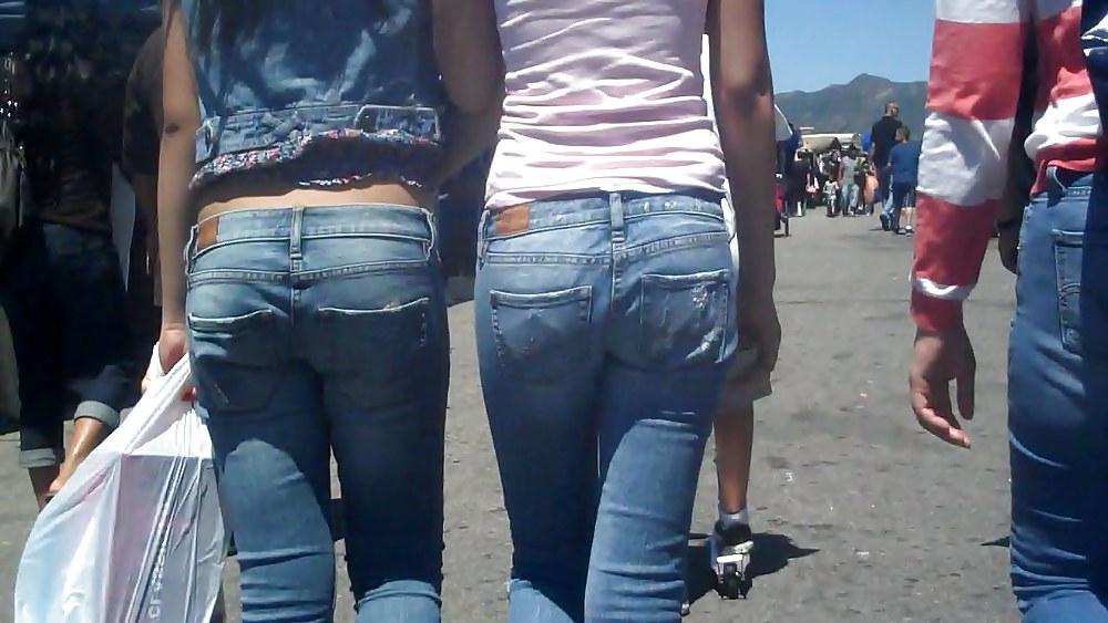 25P Edible butt and ass so nice in them jeans 