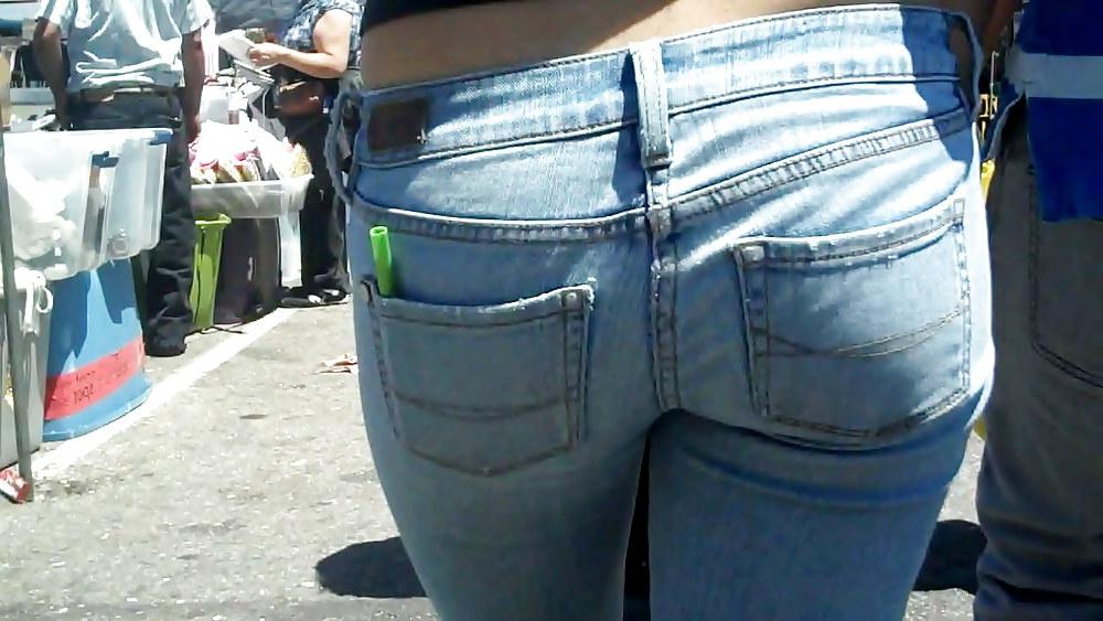 25P Edible butt and ass so nice in them jeans 