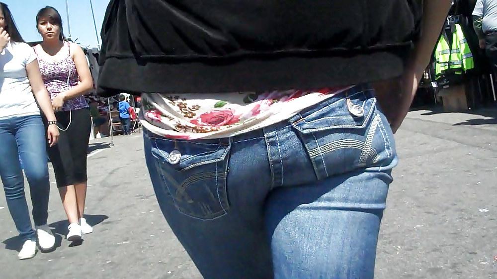 25P Edible butt and ass so nice in them jeans 