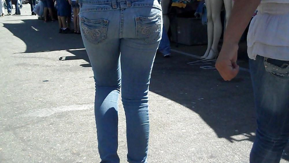 25P Edible butt and ass so nice in them jeans 