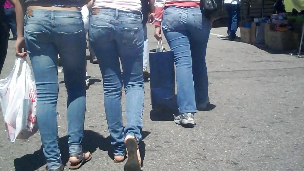 25P Edible butt and ass so nice in them jeans 