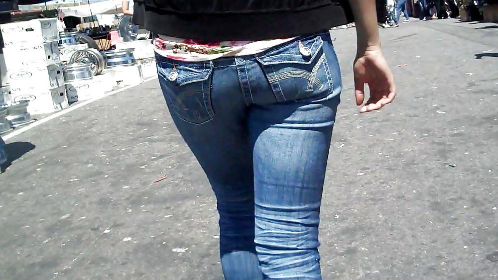 25P Edible butt and ass so nice in them jeans 